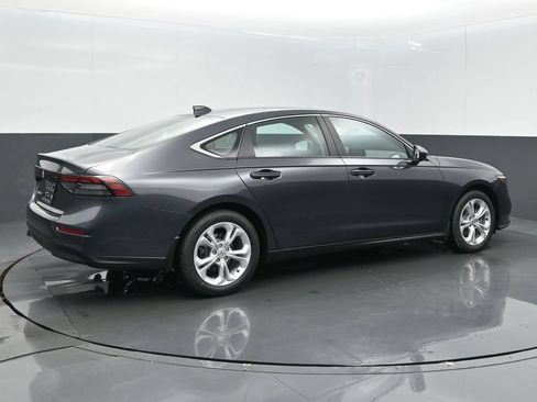 Used 2025 Honda Accord LX image 7