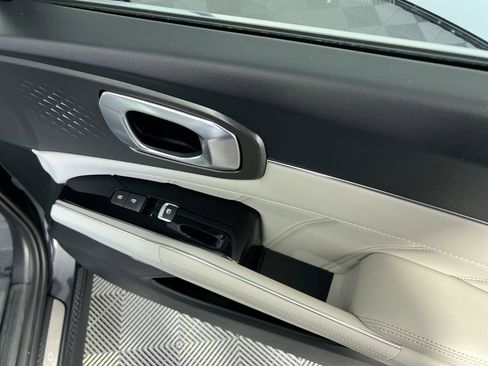 Certified 2023 Kia Sorento SX Prestige w/ Panoramic Sunroof Package image 30