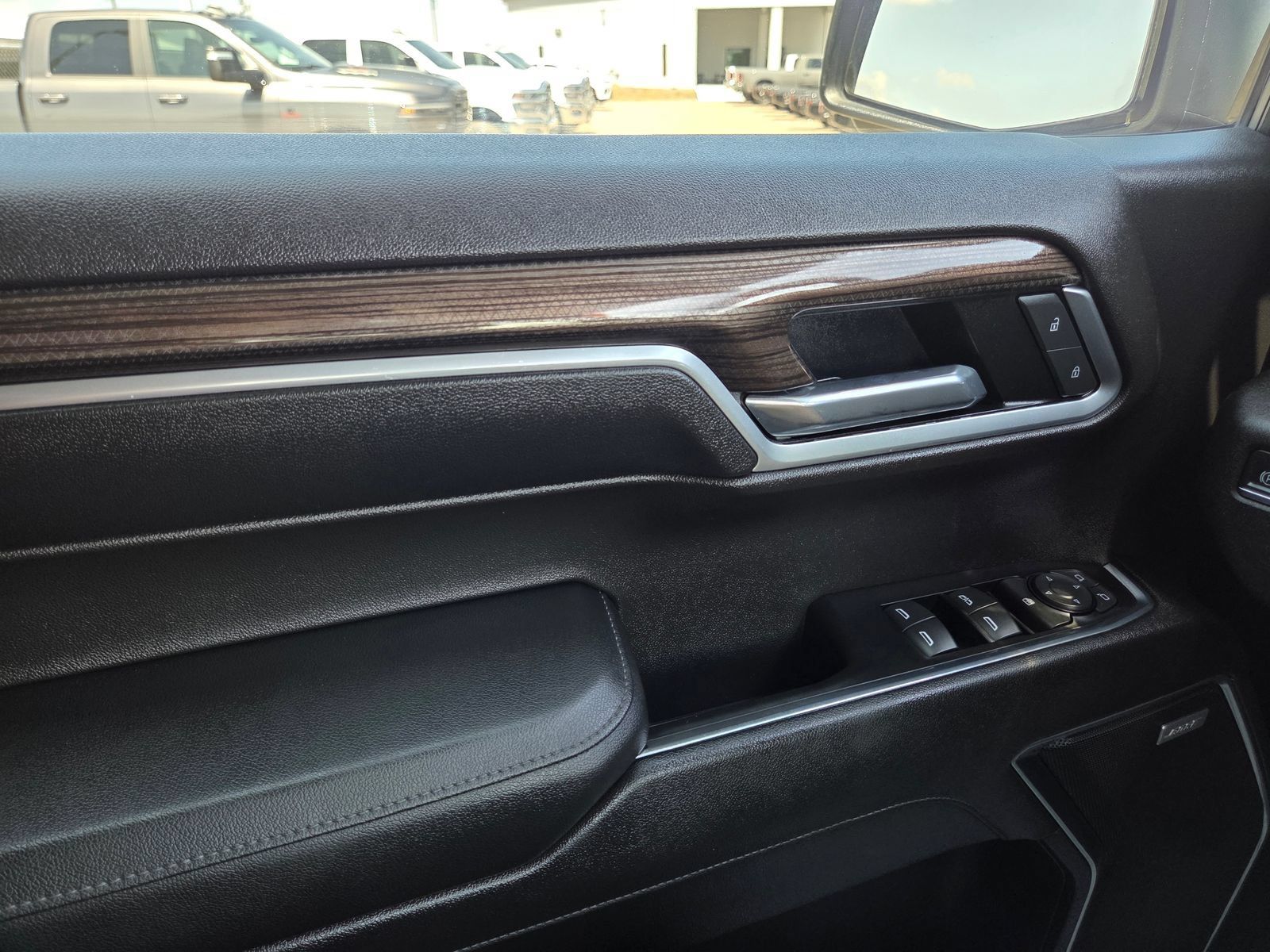 Used 2022 Chevrolet Silverado 1500 RST AWD/4WD image 40
