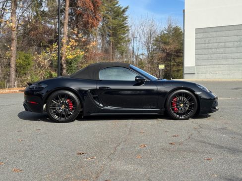 Used 2021 Porsche 718 Boxster GTS w/ Premium Package image 18