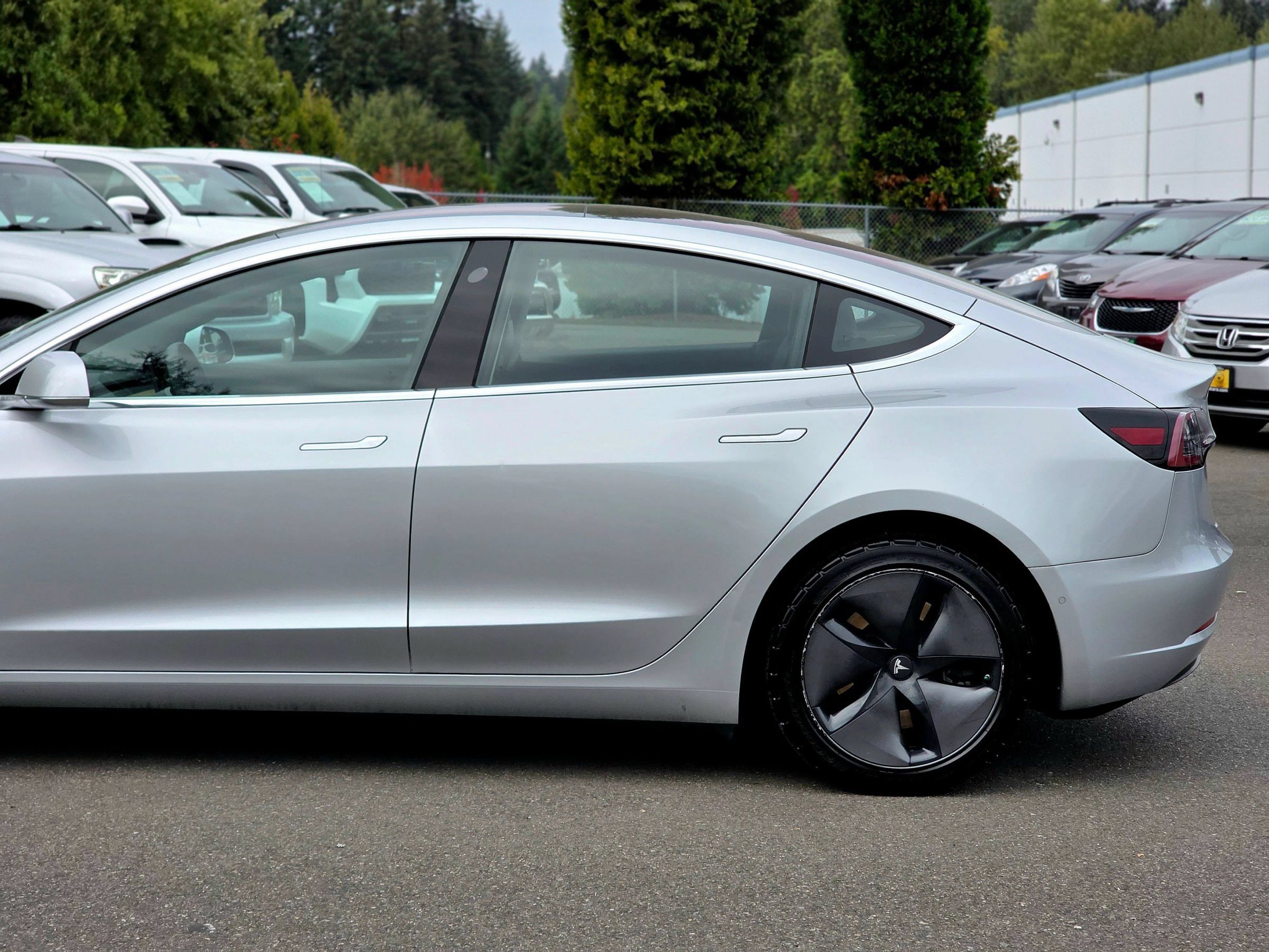 Used 2018 Tesla Model 3 Long Range RWD image 6