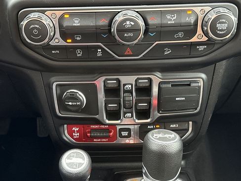 Used 2020 Jeep Wrangler Unlimited Rubicon AWD/4WD image 34