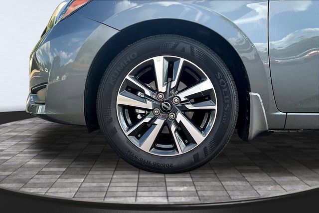 Used 2025 Nissan Versa SV w/ Trunk Package FWD image 29