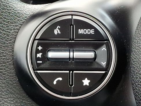 Used 2025 Kia Soul LX FWD image 21