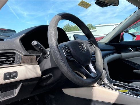 Used 2018 Honda Accord EX image 6