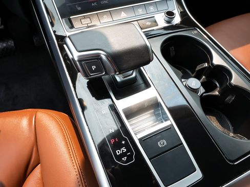 Used 2023 Audi Q8 Premium w/ Convenience Package AWD/4WD image 28