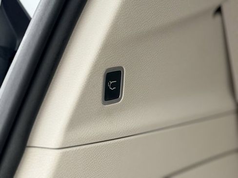 Used 2018 Chrysler Pacifica Touring Plus image 25