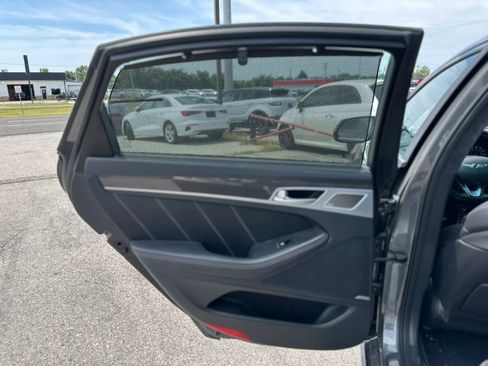 Used 2018 Genesis G80 3.3T Sport AWD/4WD image 7