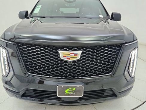 Used 2025 Cadillac Escalade Sport w/ Touring Package image 9