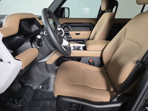 Used 2025 Land Rover Defender 110 S image 12