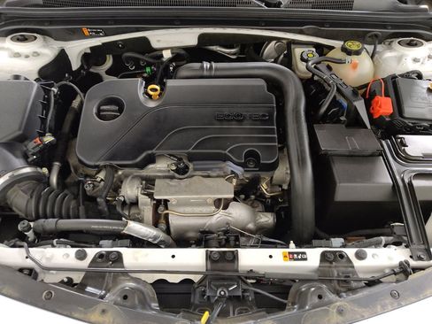 Used 2020 Chevrolet Malibu LT FWD image 30