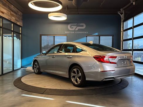 Used 2018 Honda Accord EX image 5