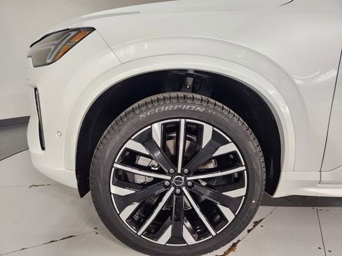 New 2026 Volvo XC90 B6 Ultra w/ Protection Package Premier AWD/4WD image 11