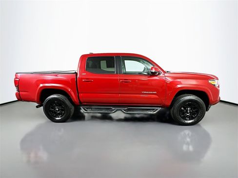 Used 2022 Toyota Tacoma SR5 w/ Technology Package image 7