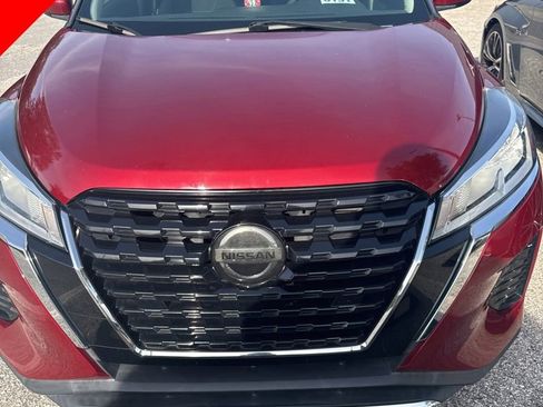 Used 2021 Nissan Kicks SV FWD image 1