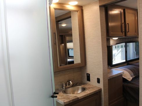 Used 2022 Ford E-450 and Econoline 450 Super Duty w/ Motorhome Prep Package image 30