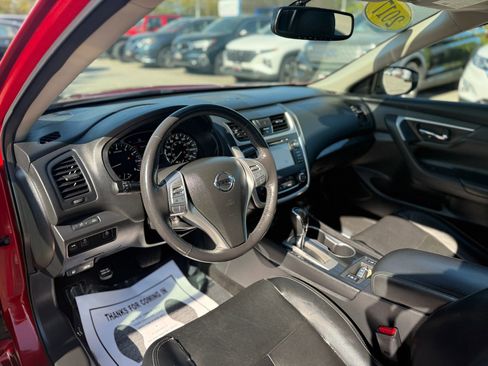 Used 2017 Nissan Altima 3.5 SL w/ 3.5SL Technology Package image 14