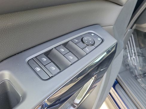 Certified 2026 Nissan Pathfinder SV FWD image 17