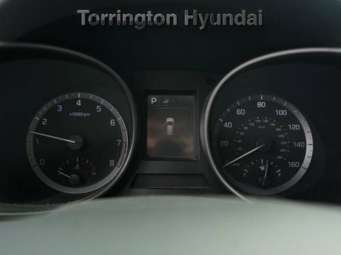 Used 2017 Hyundai Santa Fe SE image 12