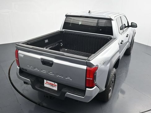 Used 2024 Toyota Tacoma TRD Off-Road AWD/4WD image 32