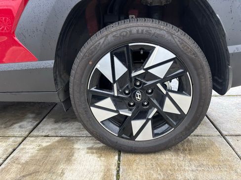 Used 2025 Hyundai Kona SEL image 9