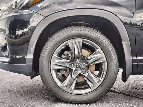 Used 2019 Toyota Highlander Limited Platinum AWD/4WD image 10