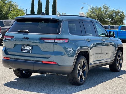 New 2026 Jeep Grand Cherokee L Limited w/ Limited Altitude Package AWD/4WD image 7