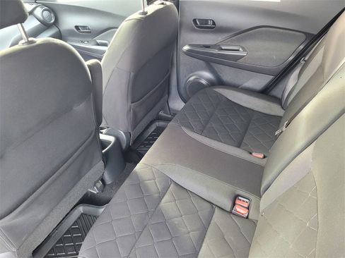 Used 2019 Nissan Kicks S image 12