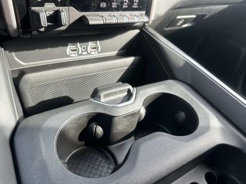 New 2026 RAM 2500 Big Horn AWD/4WD image 31