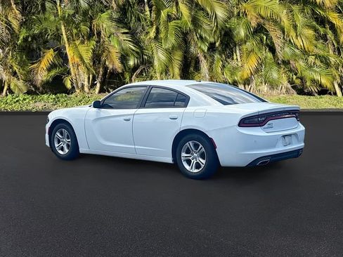 Used 2019 Dodge Charger SXT w/ Cold Weather Package RWD image 3