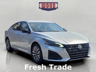 Used 2024 Nissan Altima 2.5 SV image 1