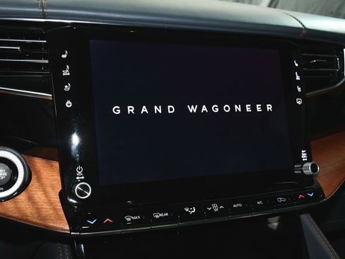 Used 2022 Jeep Grand Wagoneer Series II w/ Convenience Group III AWD/4WD image 23