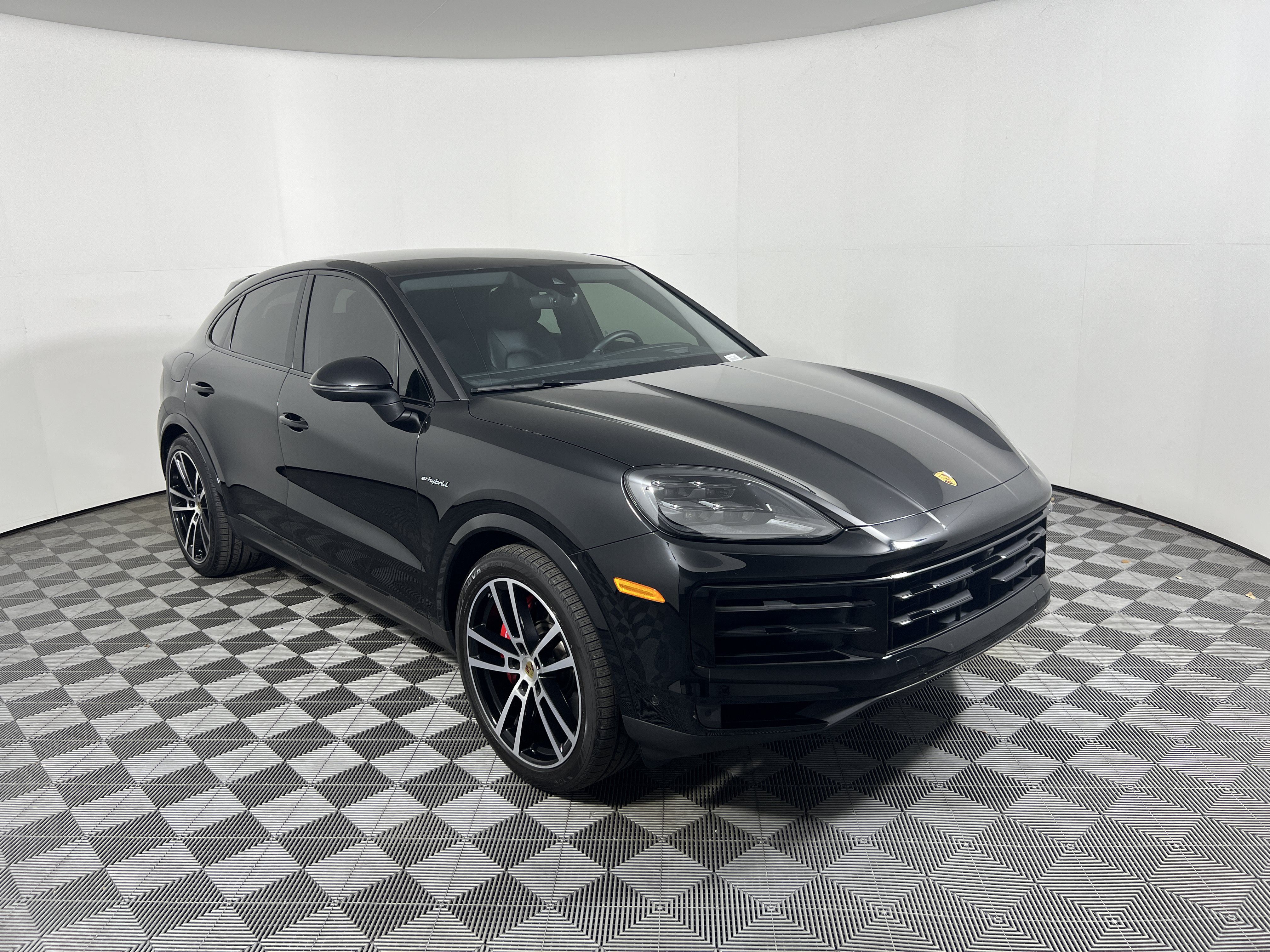 Certified 2024 Porsche Cayenne S AWD/4WD image 9