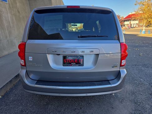 Used 2016 Dodge Grand Caravan SXT w/ Rear Park Assist Package image 10