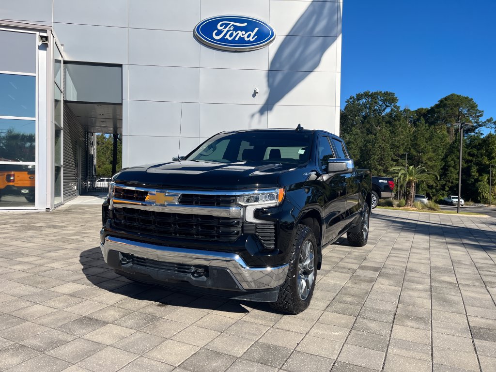 Used 2026 Chevrolet Silverado 1500 LT AWD/4WD image 2