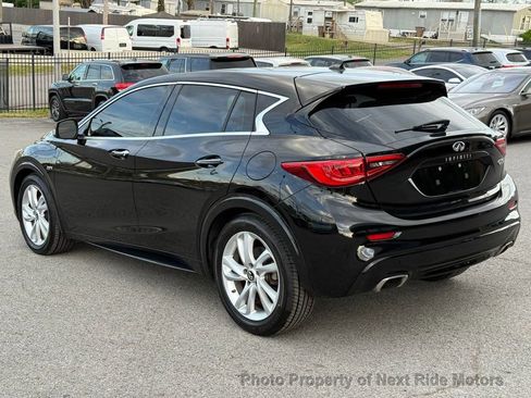 Used 2017 INFINITI QX30 w/ Cargo Package FWD image 5