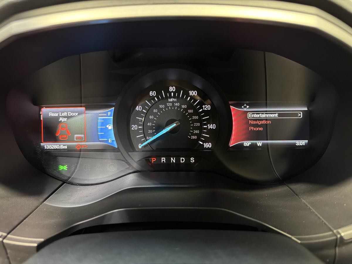 Used 2017 Ford Edge SEL w/ Equipment Group 201A FWD image 18