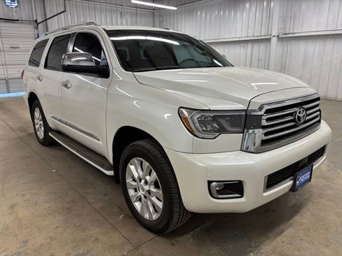 Used 2021 Toyota Sequoia Platinum AWD/4WD image 1
