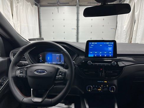 Used 2025 Ford Escape ST-Line image 16