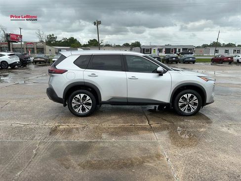 Used 2022 Nissan Rogue SV image 7