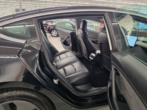 Used 2019 Tesla Model 3 Mid Range RWD image 30