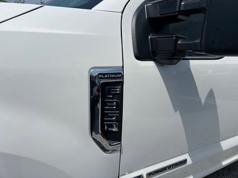 Used 2020 Ford F350 Platinum w/ FX4 Off-Road Package AWD/4WD image 2