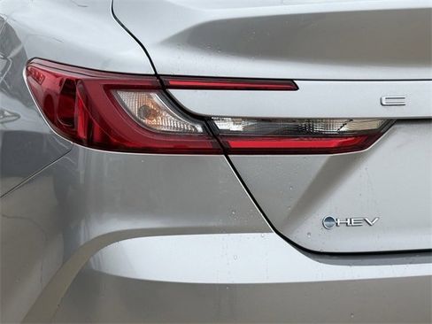 Used 2025 Toyota Camry LE image 6