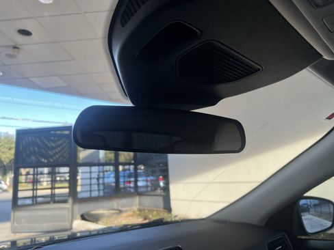 Used 2022 Ford Escape SE w/ SE Sport Appearance Package image 27