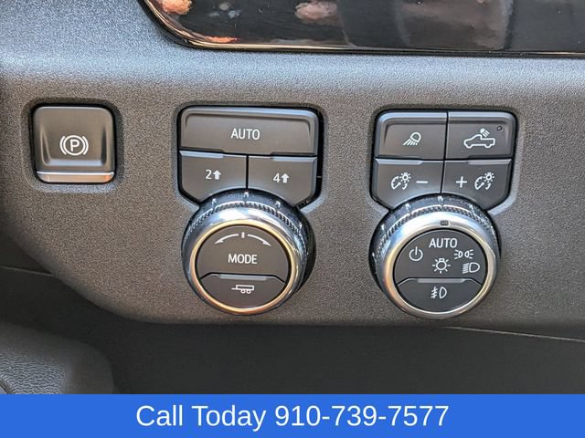 Used 2025 GMC Sierra 1500 SLT AWD/4WD image 18