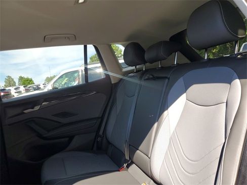 New 2025 Volkswagen Tiguan SE image 15