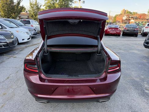 Used 2019 Dodge Charger SXT RWD image 8