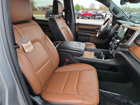 Used 2022 RAM 1500 Limited w/ Body Color Bumper Group image 27