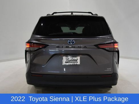 Used 2022 Toyota Sienna XLE w/ XLE Plus Package FWD image 6