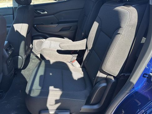 Used 2023 GMC Acadia SLE w/ Driver Convenience Package image 12